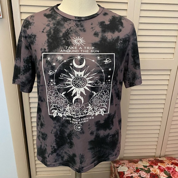 SHEIN Tops - 🌞SHEIN TEE🌞